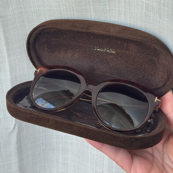 YOUR CHOICE BEAUTY ITEMS - Picture 14 of 15